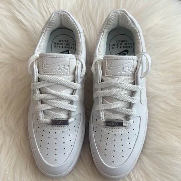 Air Force 1 Sage Low "Triple White" sneakers - Picture 3 of 11